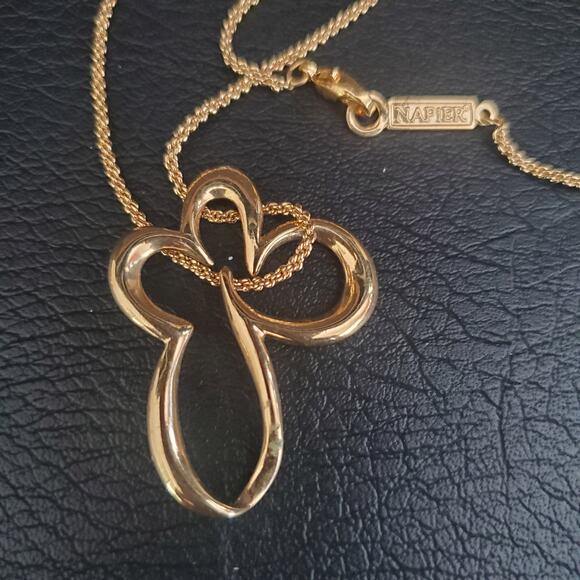 Napier‎ Gold Tone Necklace Abstract Flower - Picture 4 of 7